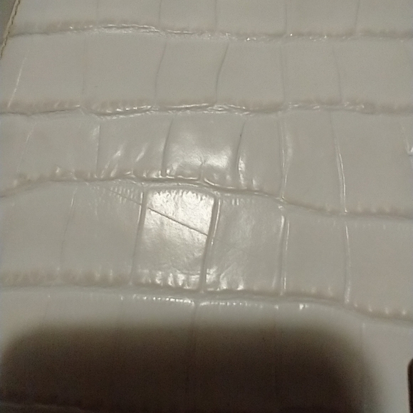 Sold**Dooney & Bourke Landon Small Kiley Leather Hobo - Picture 5 of 16